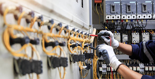 Professional Electrician technician working in Mount Morris, MI